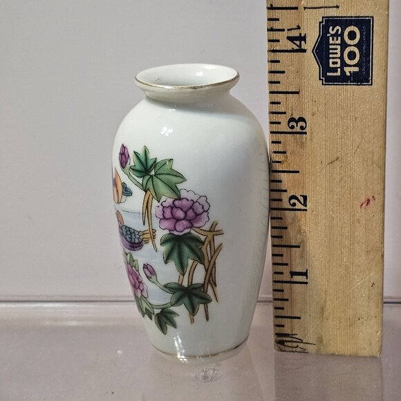 Vintage 4.75 Inch Mandarin Duck Vase Genuine Porcelain Trimmed in Gold ECU - Picture 8 of 8